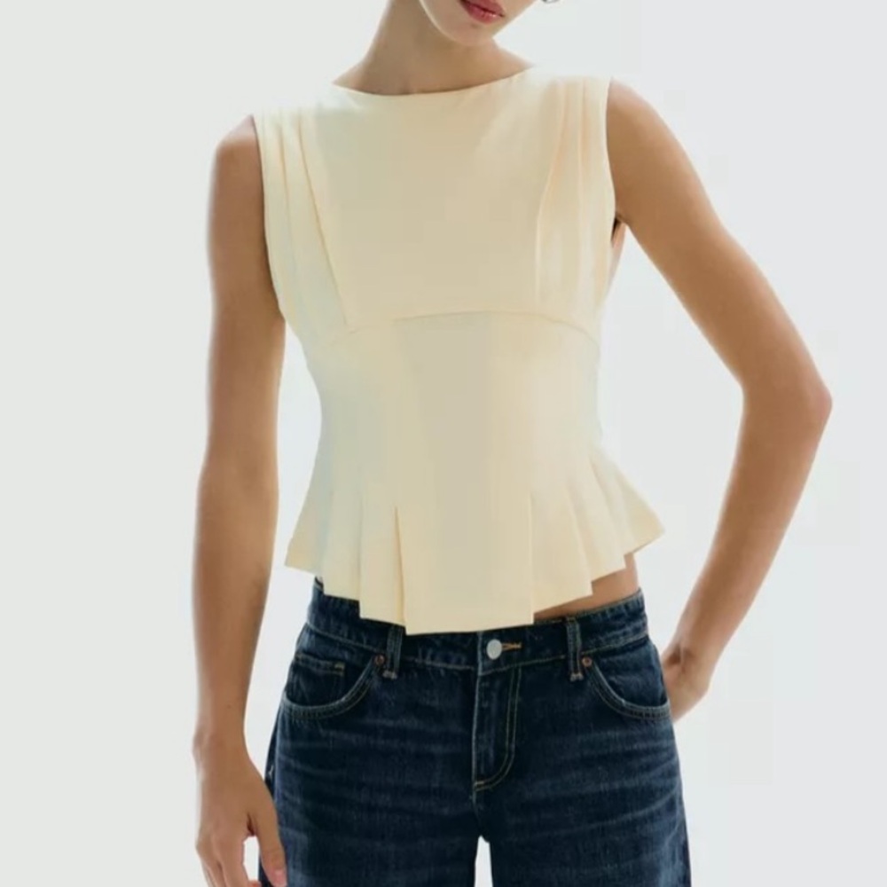 Zara NWT pale butter yellow cotton pleated top